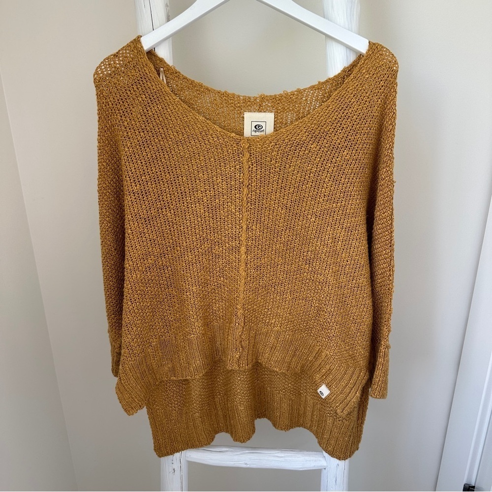 Rip Curl Mustard Crew Neck Sweater with Ribbed Texture Size Small